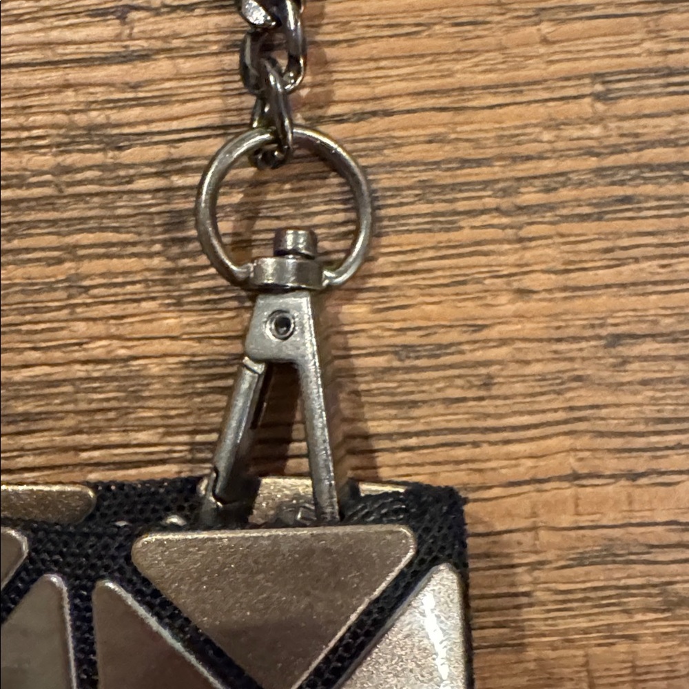 Chic Black and Gold Geometric Shoulder Bag - Picture 4 of 6